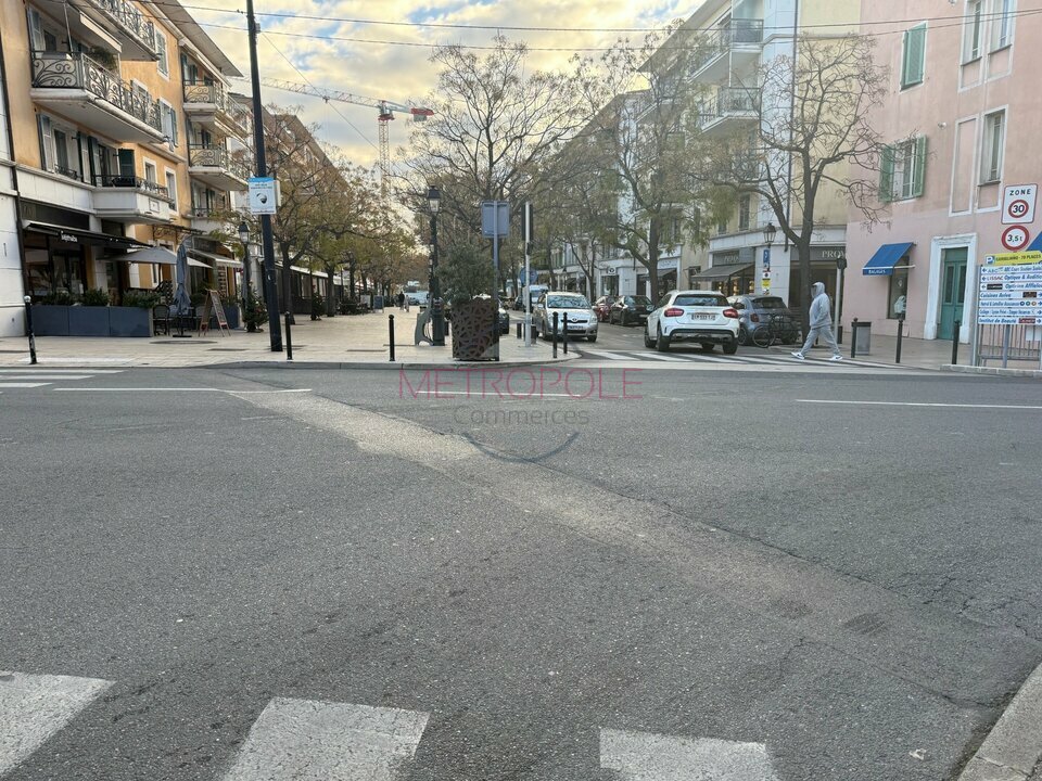 METROPOLE COMMERCES CESSION-LOCAL COMMERCIAL-CAGNES-SUR-MER-06