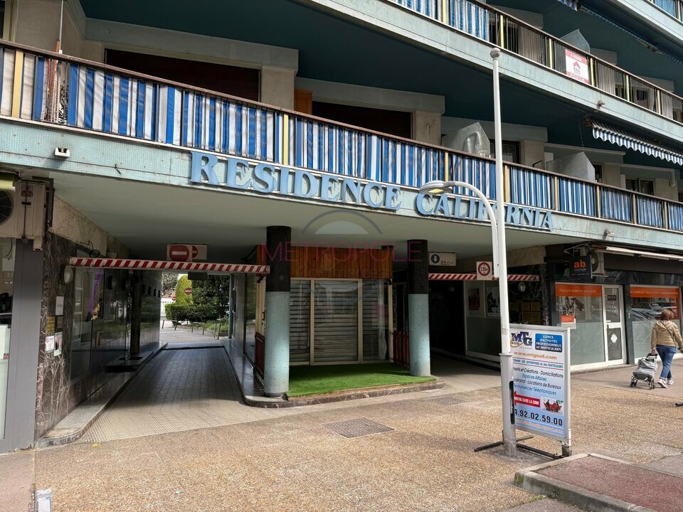 METROPOLE COMMERCES LOCATION-LOCAL COMMERCIAL-CAGNES_SUR_MER-06