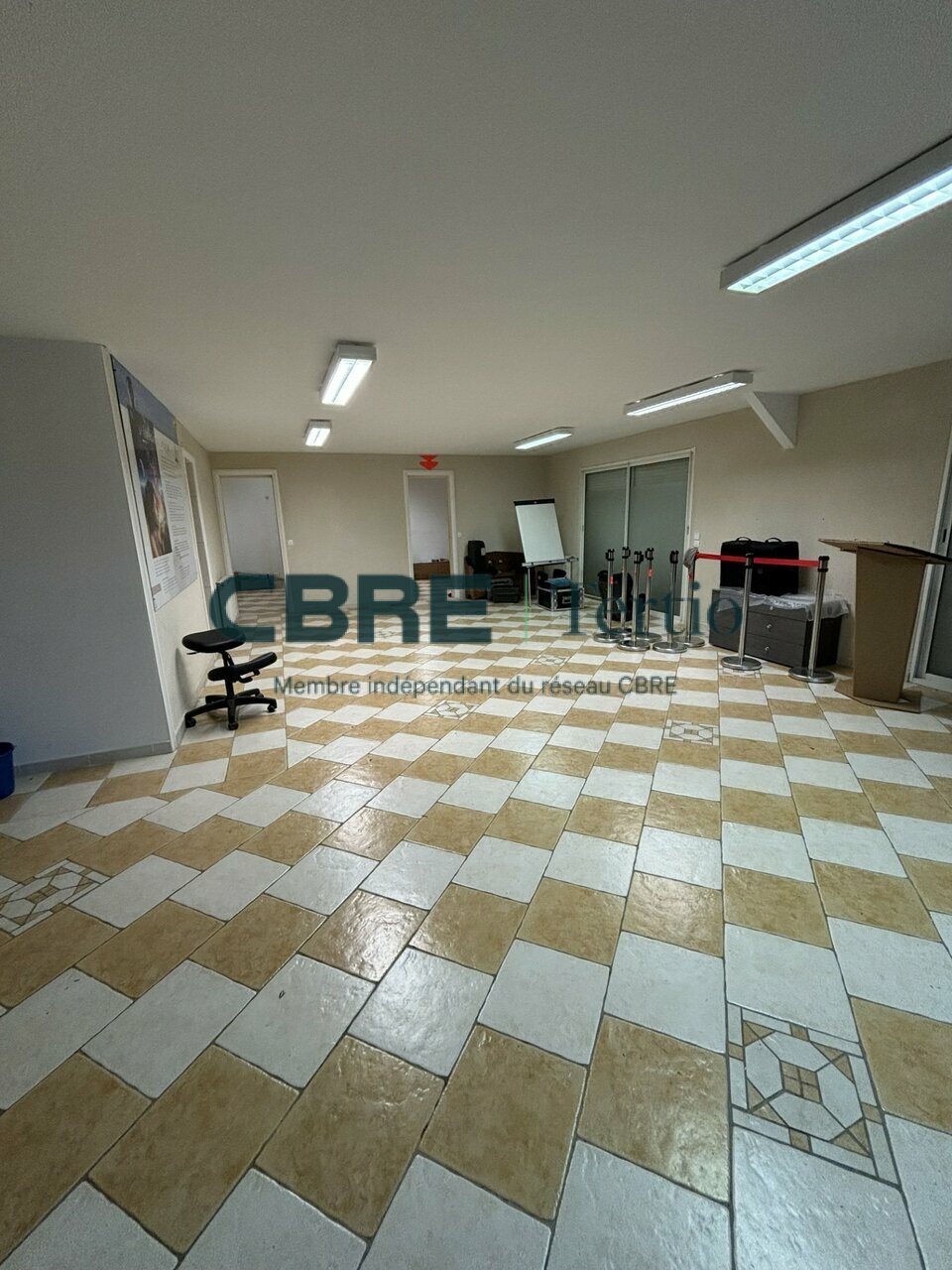 CBRE Tertio VENTE-BUREAUX-SAINT_PIERRE_DES_CORPS-37