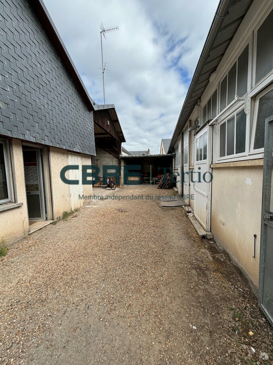 CBRE Tertio LOCATION-LOCAL D'ACTIVITE-TOURS-37