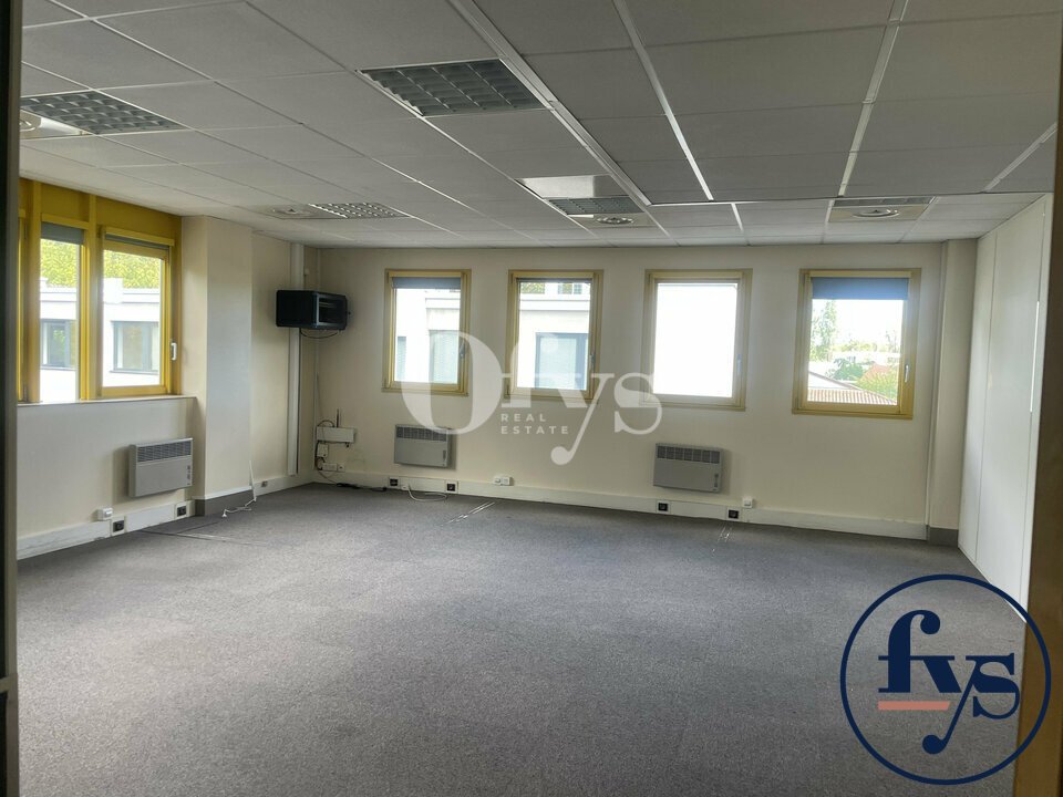 OFYS LOCATION-BUREAUX-BRON-69