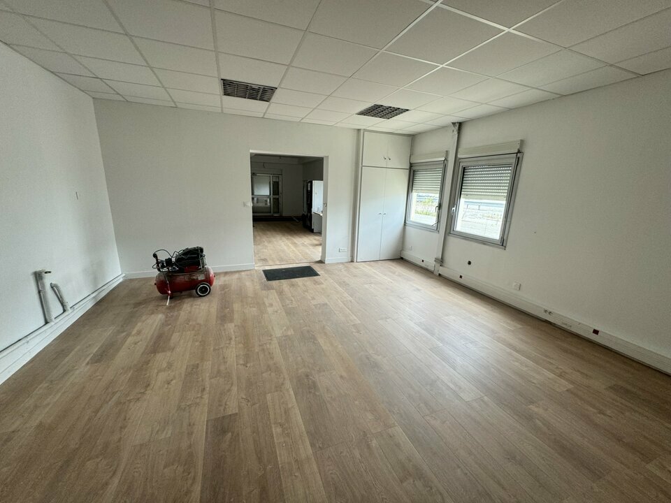 WEADVISOR TOURS LOCATION-BUREAUX-PARCAY-MESLAY-37