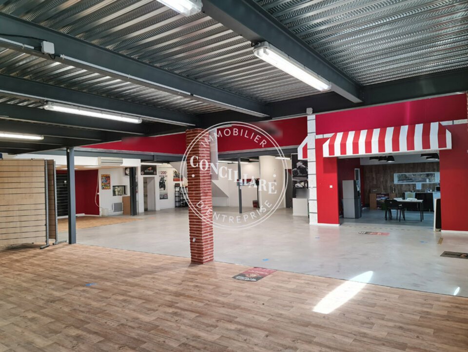 CONCILIARE VENTE-LOCAL COMMERCIAL-GRENADE-31