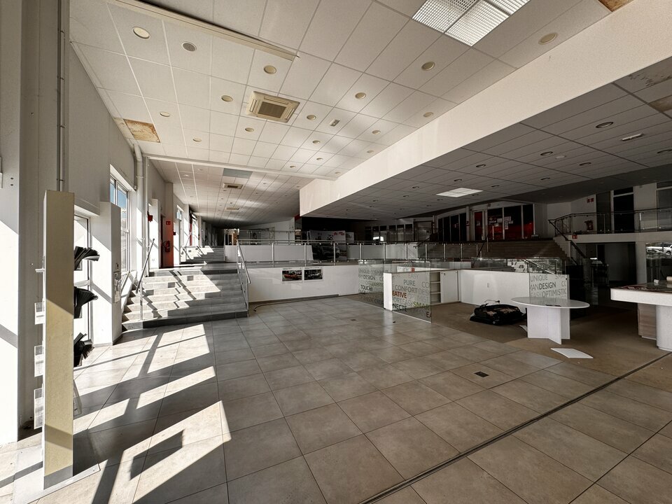 ARTHUR LOYD CHARENTE VENTE-LOCAL COMMERCIAL-CHAMPNIERS-16