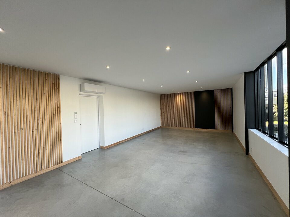 ARTHUR LOYD CHARENTE LOCATION-BUREAUX-GENSAC-LA-PALLUE-16