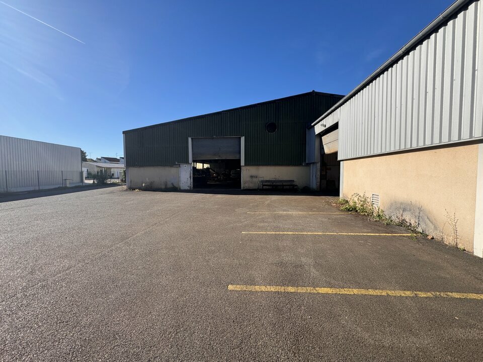 ARTHUR LOYD CHARENTE VENTE-LOCAL D'ACTIVITE-L'ISLE_D'ESPAGNAC-16