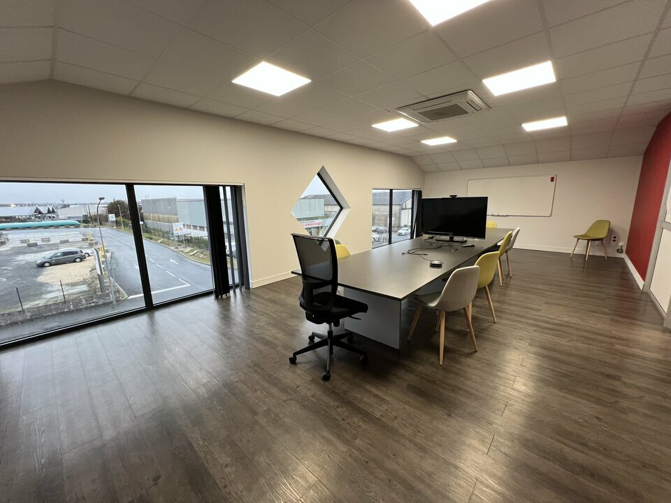 ARTHUR LOYD CHARENTE LOCATION-LOCAL D'ACTIVITE-CHATEAUBERNARD-16