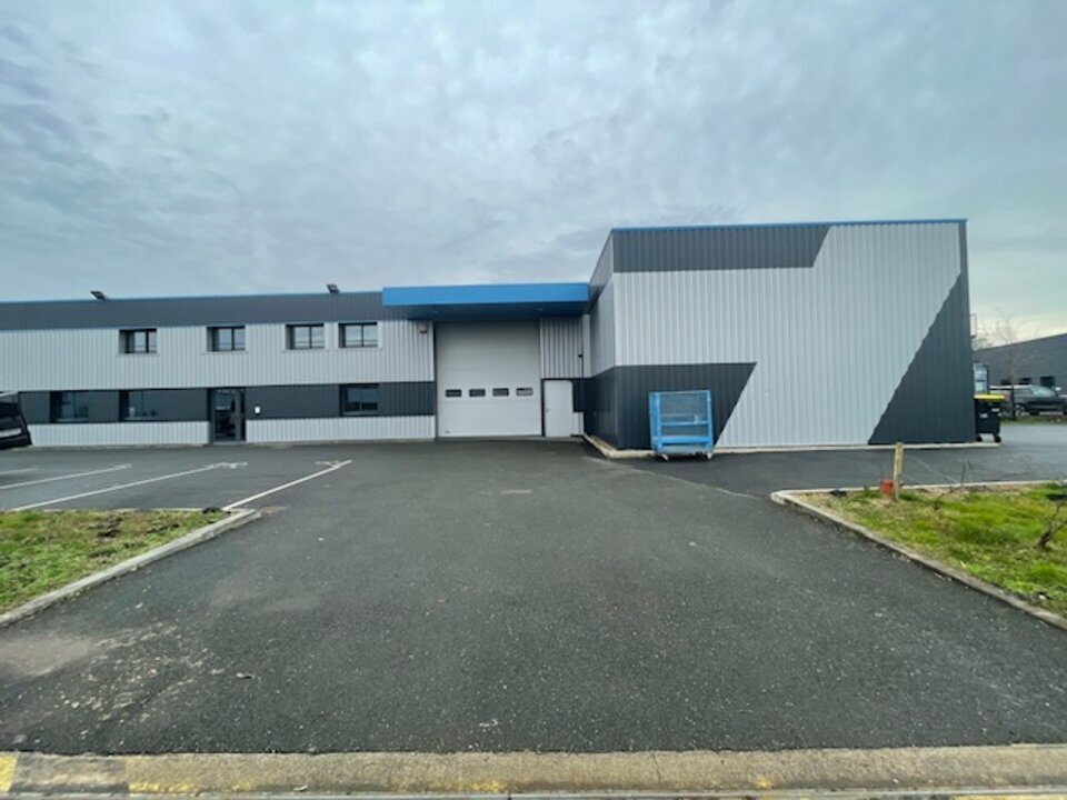 ATP IMMOBILIER VENTE-LOCAL D'ACTIVITE-SAINT_JEAN_D'ILLAC-33