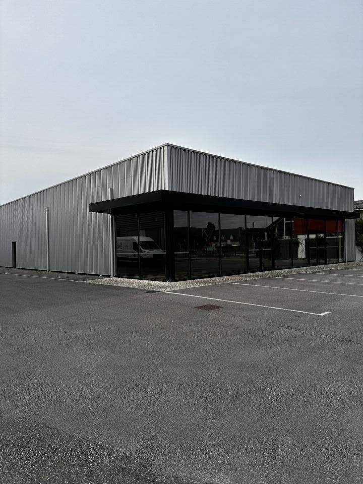 WE INVEST FRANCE LOCATION-LOCAL COMMERCIAL-LONS-64