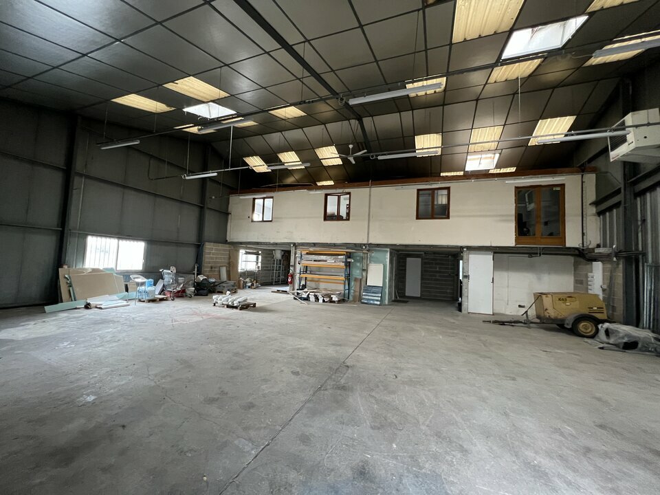 WE INVEST FRANCE LOCATION-LOCAL D'ACTIVITE-CORMONTREUIL-51