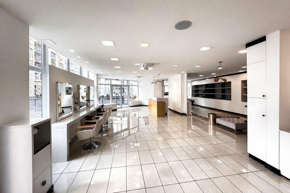 WE INVEST CPC PRO LOCATION-LOCAL COMMERCIAL-PAU-64