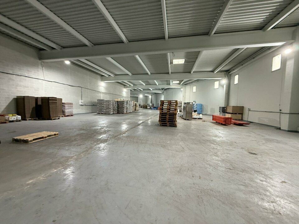 WE INVEST FRANCE LOCATION-LOCAL D'ACTIVITE-LOUVRES-95