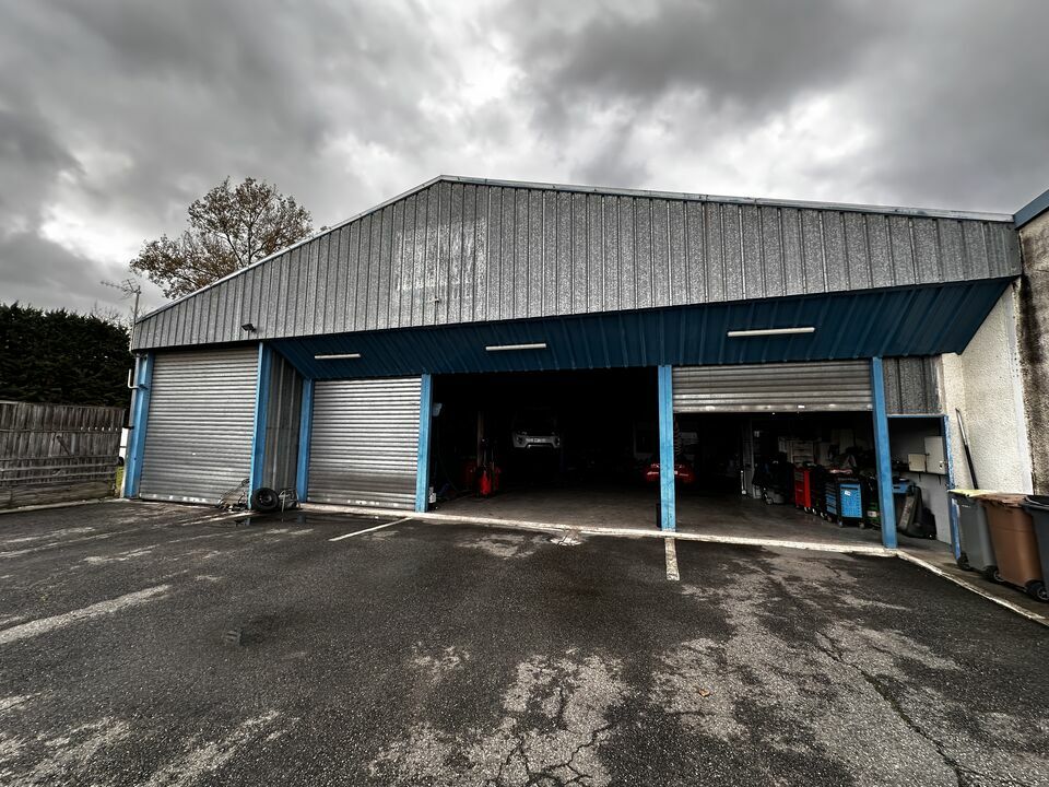 WE INVEST FRANCE VENTE-LOCAL D'ACTIVITE-LONS-64