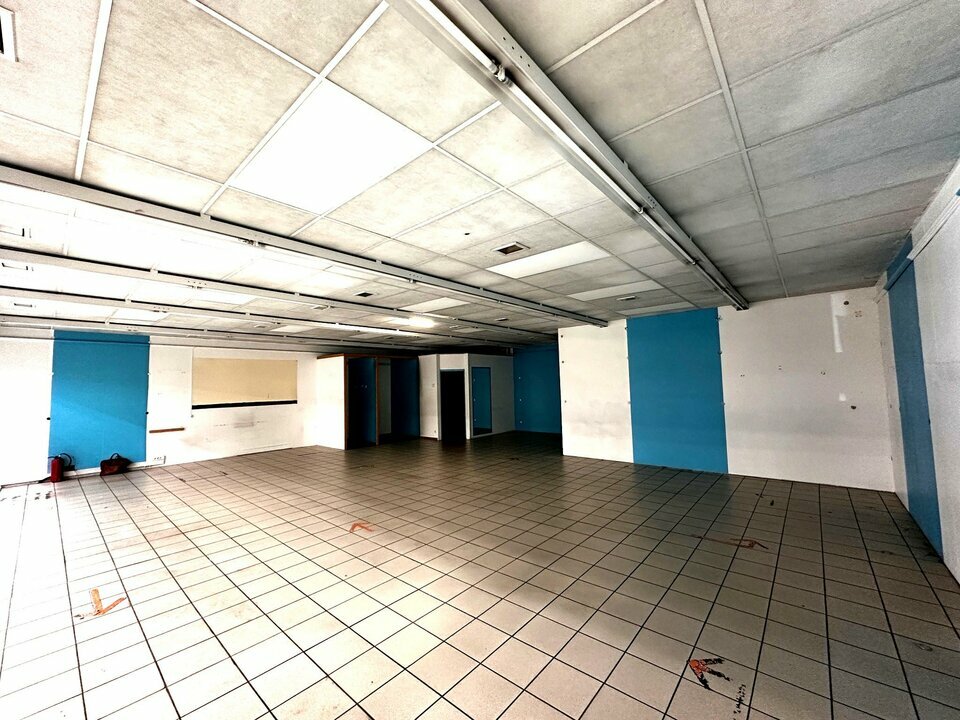 WE INVEST CPC PRO LOCATION-LOCAL COMMERCIAL-PAU-64