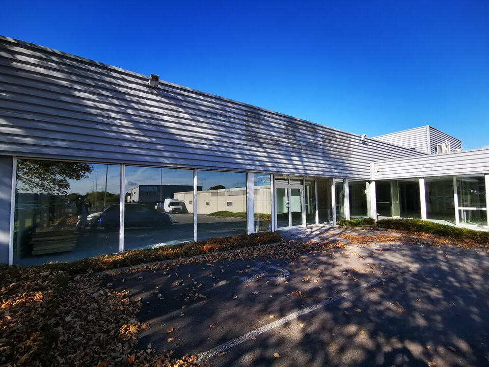 ARROW REIMS LOCATION-LOCAL COMMERCIAL-CORMONTREUIL-51