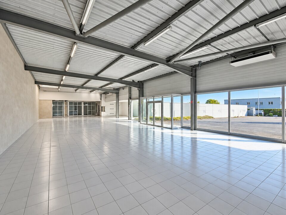 ARROW REIMS LOCATION-LOCAL COMMERCIAL-CORMONTREUIL-51