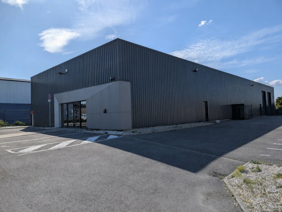 ARROW REIMS LOCATION-LOCAL COMMERCIAL-CORMONTREUIL-51