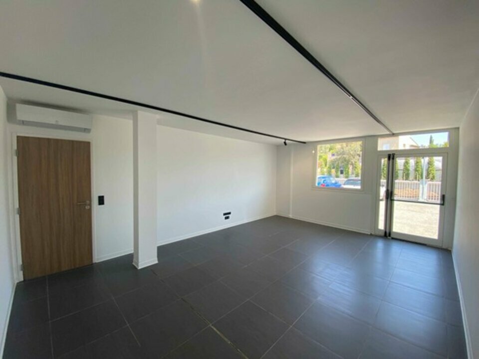 AZUREA COMMERCES   ENTREPRISES LOCATION-BUREAUX-BIOT-06