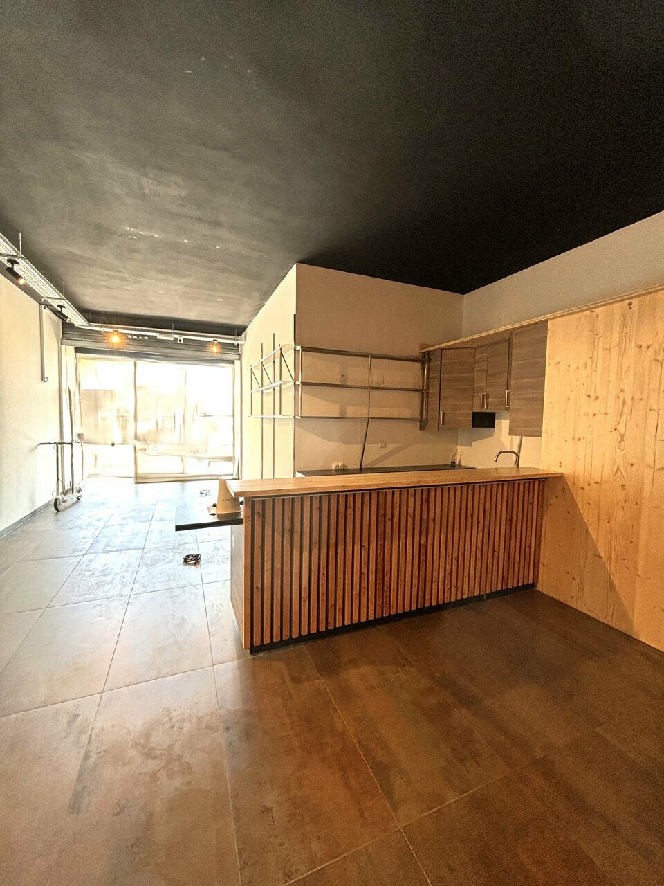 AZUREA COMMERCES   ENTREPRISES LOCATION-LOCAL COMMERCIAL-ANTIBES-06