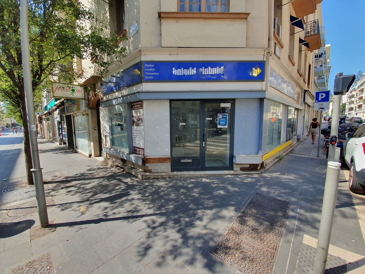 AZUREA COMMERCES   ENTREPRISES LOCATION-LOCAL COMMERCIAL-NICE-06