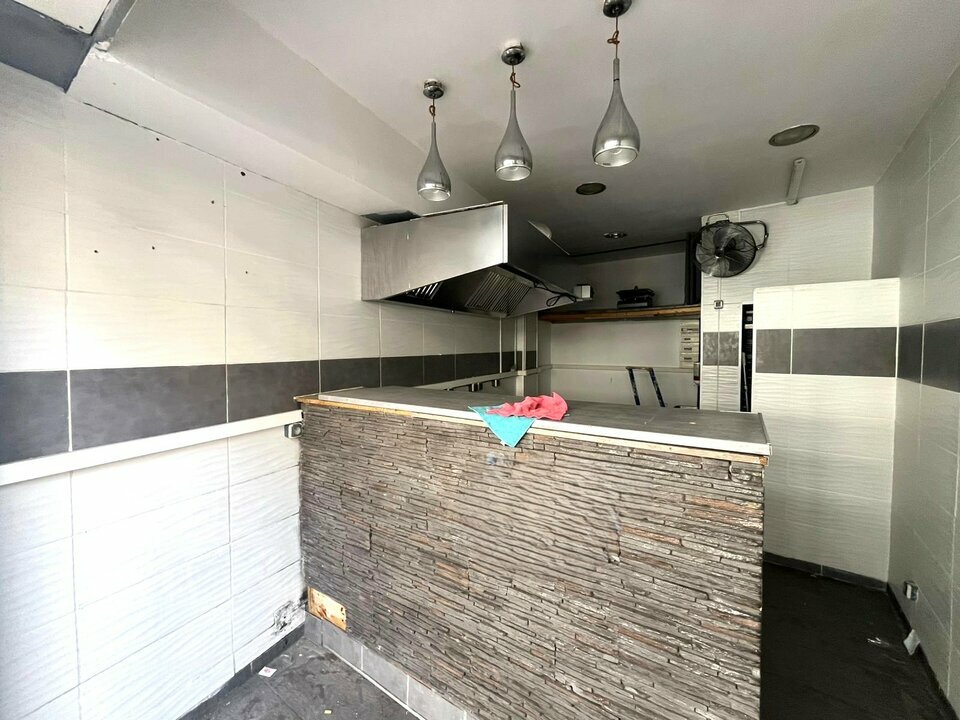 AZUREA COMMERCES   ENTREPRISES LOCATION-LOCAL COMMERCIAL-JUAN_LES_PINS-06