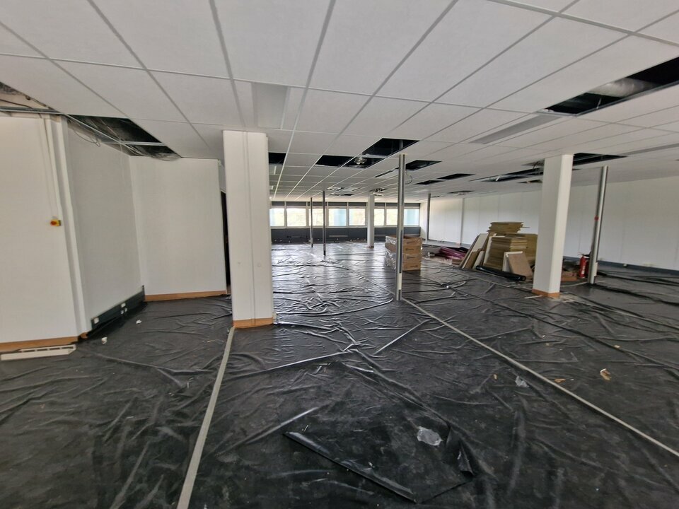 AZUREA COMMERCES   ENTREPRISES LOCATION-BUREAUX-VALBONNE-06