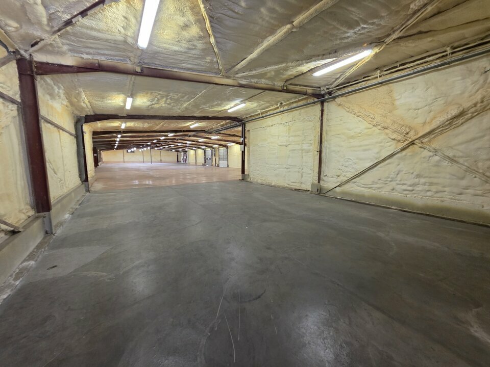 AZUREA COMMERCES   ENTREPRISES LOCATION-ENTREPOT-CARROS-06