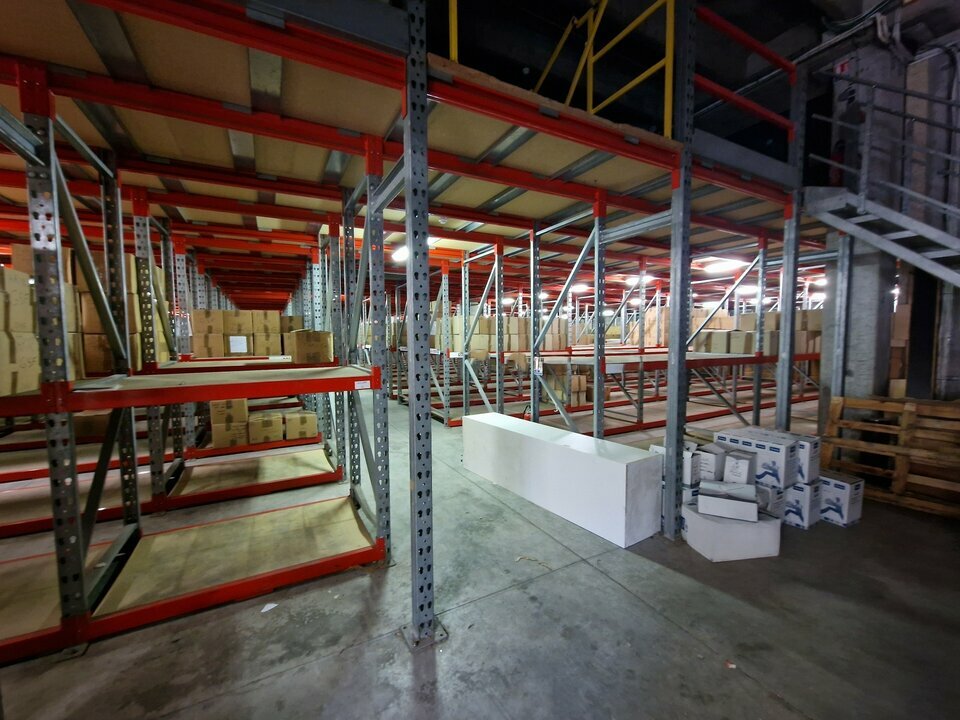 AZUREA COMMERCES   ENTREPRISES LOCATION-ENTREPOT-VALLAURIS-06