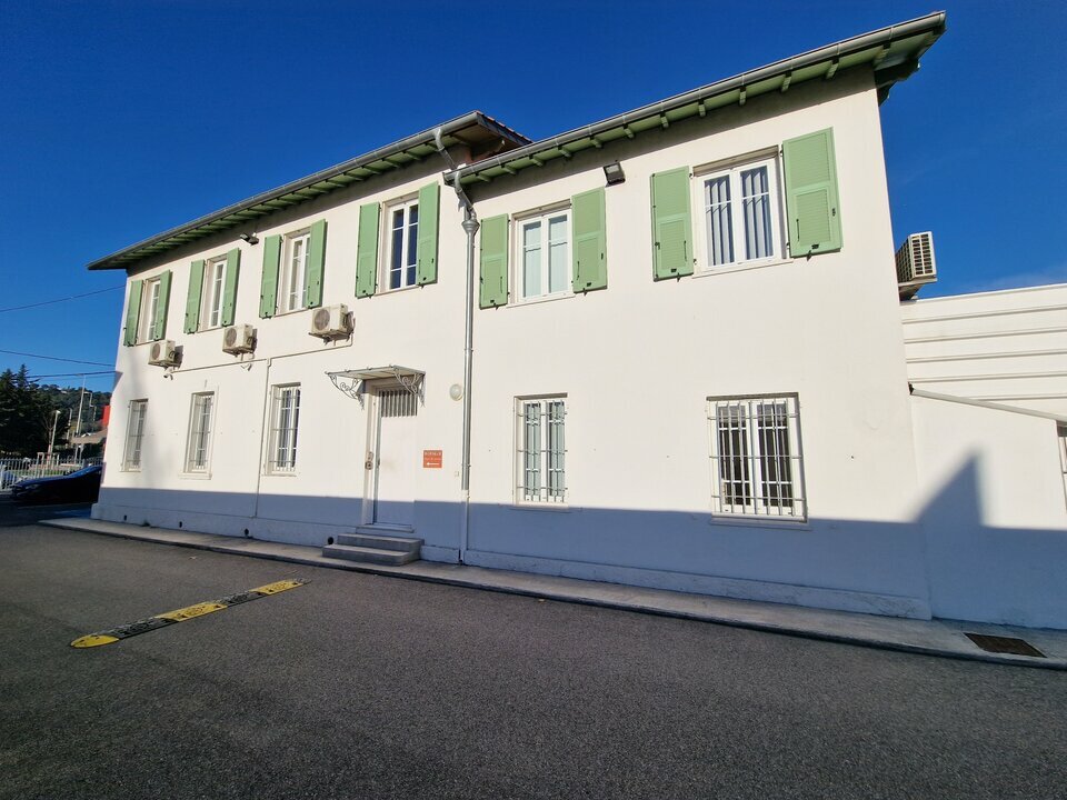 AZUREA COMMERCES   ENTREPRISES LOCATION-ENTREPOT-NICE-06