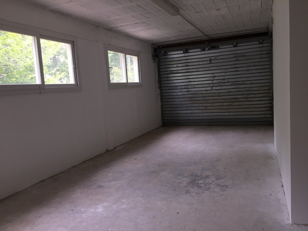 AZUREA COMMERCES   ENTREPRISES LOCATION-ENTREPOT-ANTIBES-06