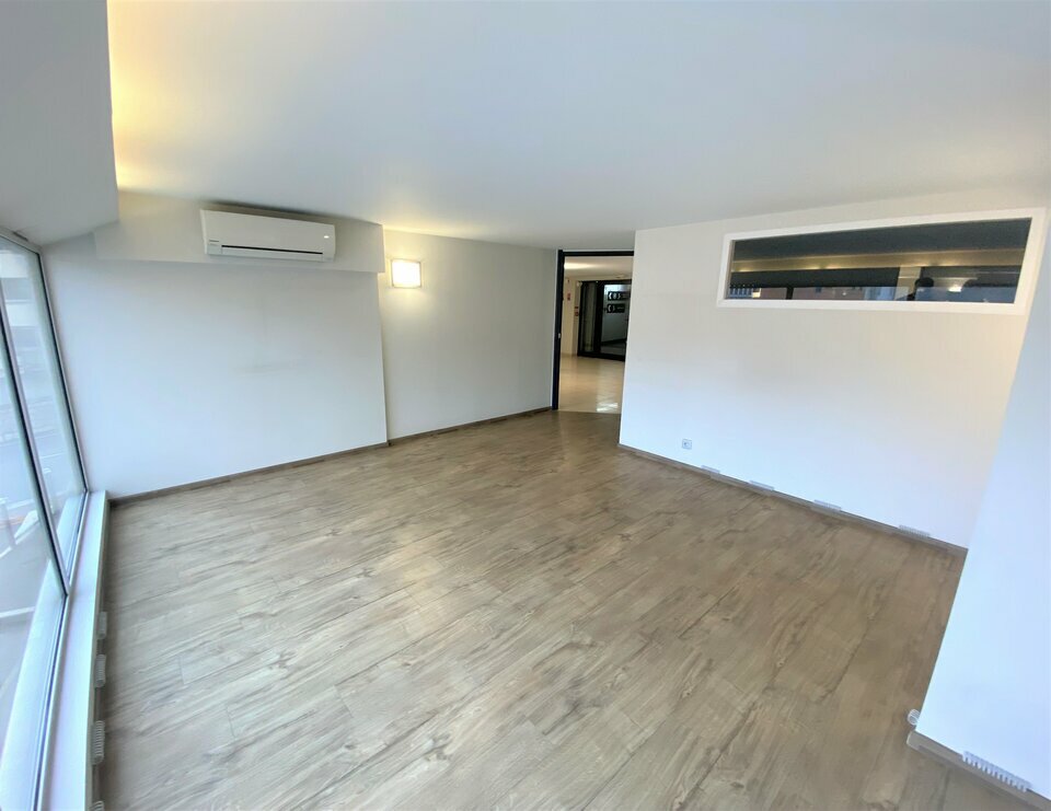 AZUREA COMMERCES   ENTREPRISES VENTE-BUREAUX-NICE-06
