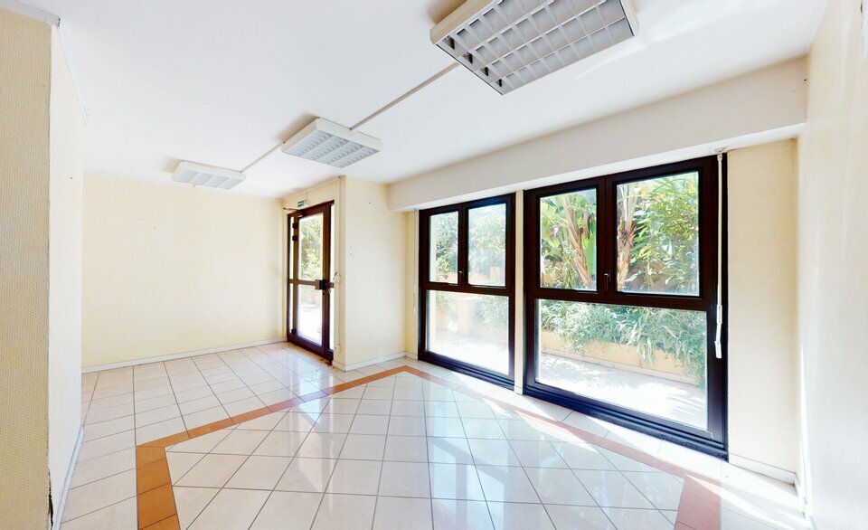 AZUREA COMMERCES   ENTREPRISES VENTE-BUREAUX-NICE-06