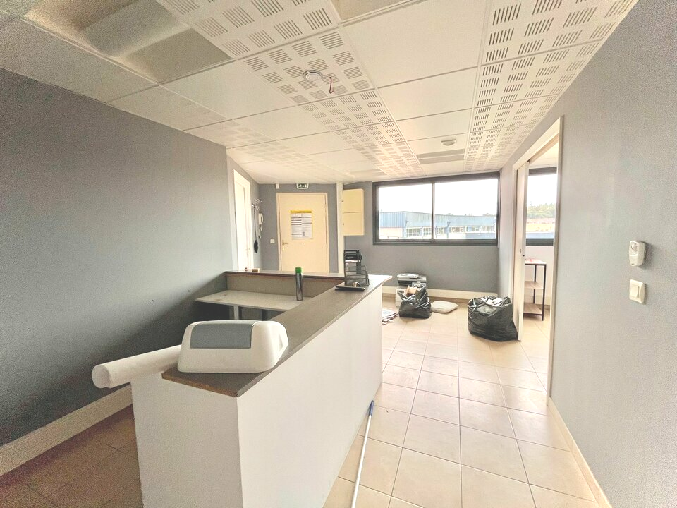 AZUREA COMMERCES   ENTREPRISES VENTE-BUREAUX-MOUANS_SARTOUX-06