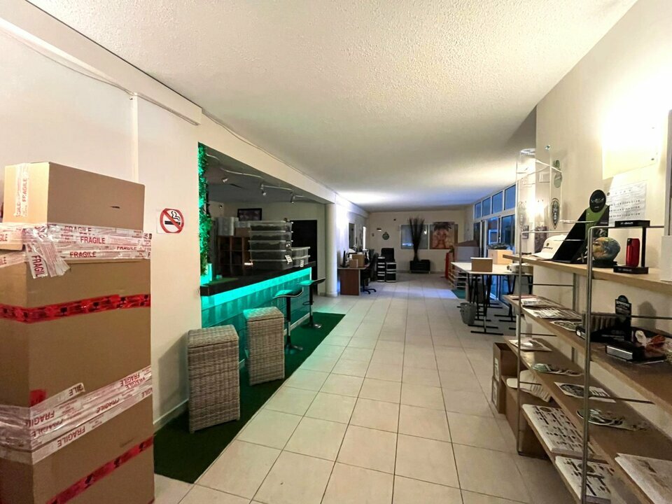 AZUREA COMMERCES   ENTREPRISES VENTE-BUREAUX-CANNES_LA_BOCCA-06