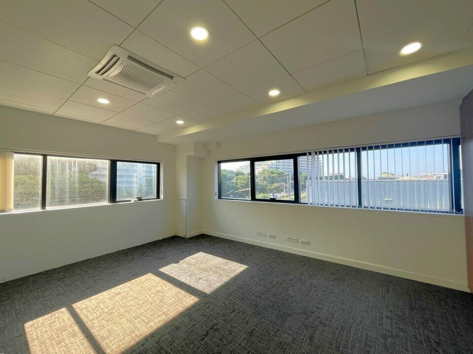 AZUREA COMMERCES   ENTREPRISES VENTE-BUREAUX-VILLENEUVE_LOUBET-06