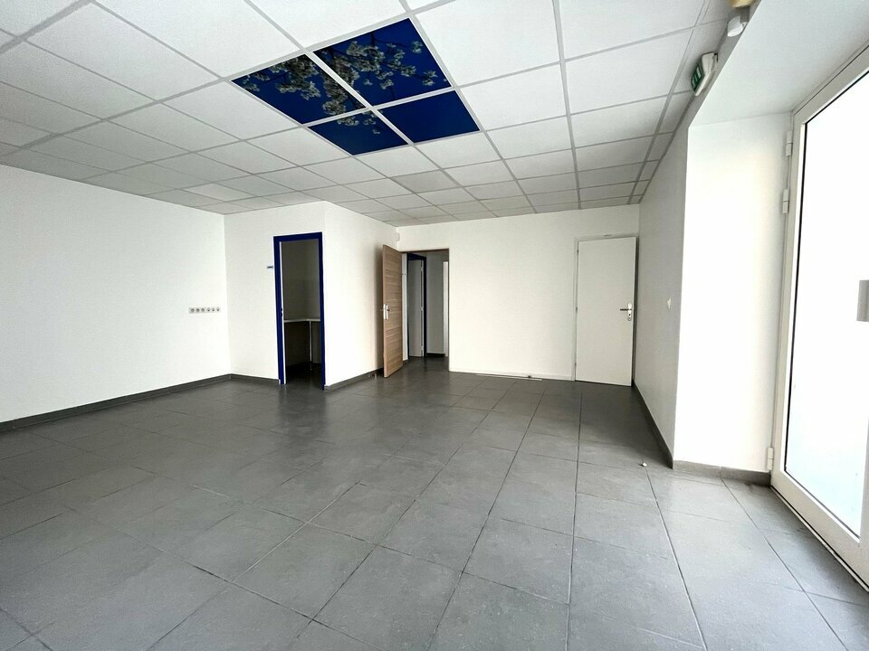 AZUREA COMMERCES   ENTREPRISES LOCATION-LOCAL COMMERCIAL-VALLAURIS-06