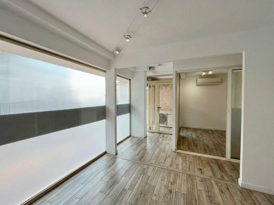 AZUREA COMMERCES   ENTREPRISES LOCATION-LOCAL COMMERCIAL-ANTIBES-06