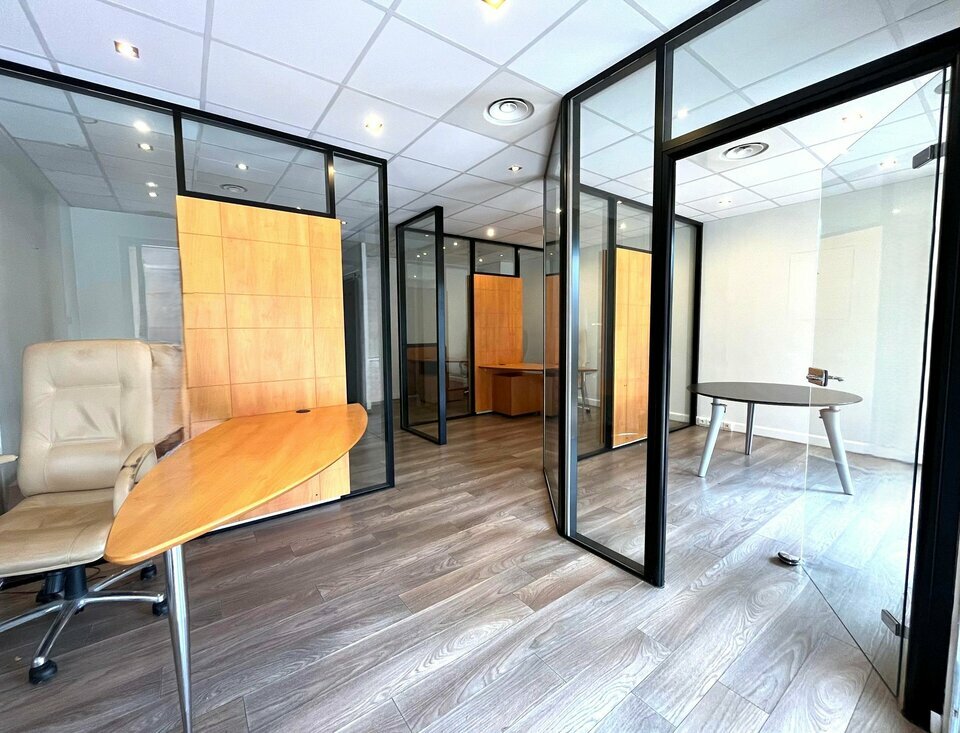 AZUREA COMMERCES   ENTREPRISES LOCATION-LOCAL COMMERCIAL-VALBONNE-06
