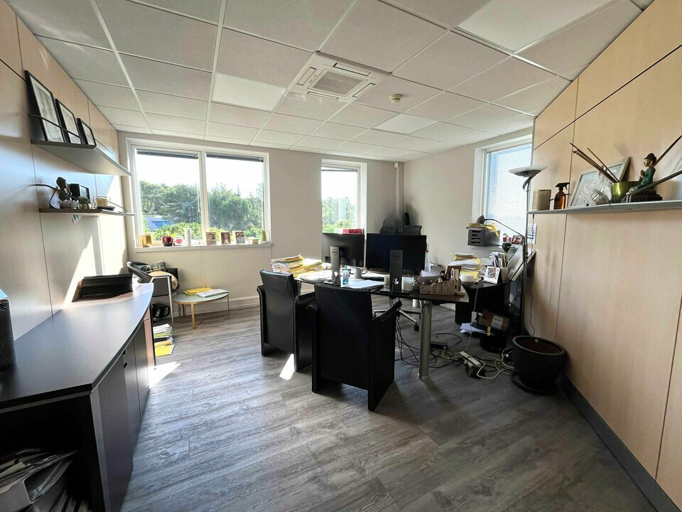 AZUREA COMMERCES   ENTREPRISES LOCATION-BUREAUX-VALBONNE-06