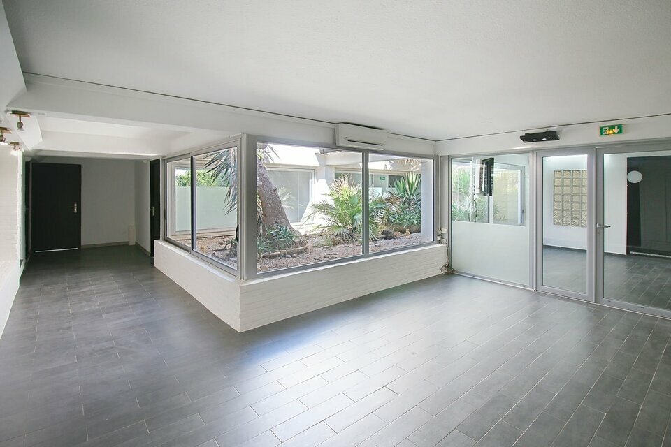 AZUREA COMMERCES   ENTREPRISES VENTE-BUREAUX-SAINT_RAPHAEL-83