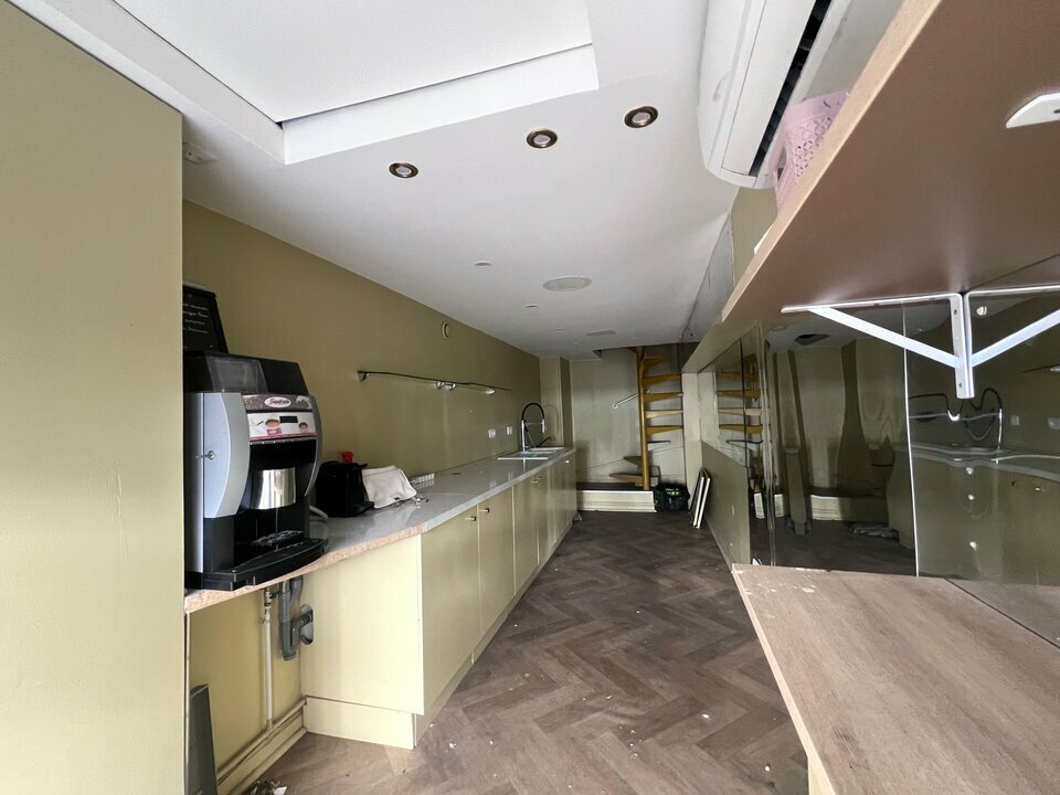 AZUREA COMMERCES   ENTREPRISES LOCATION-LOCAL COMMERCIAL-NICE-06