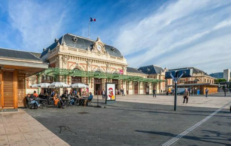 AZUREA COMMERCES   ENTREPRISES VENTE-LOCAL COMMERCIAL-NICE-06