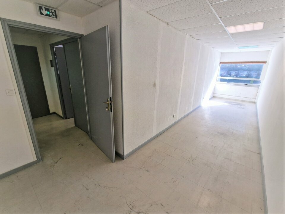 AZUREA COMMERCES   ENTREPRISES LOCATION-BUREAUX-CARROS-06
