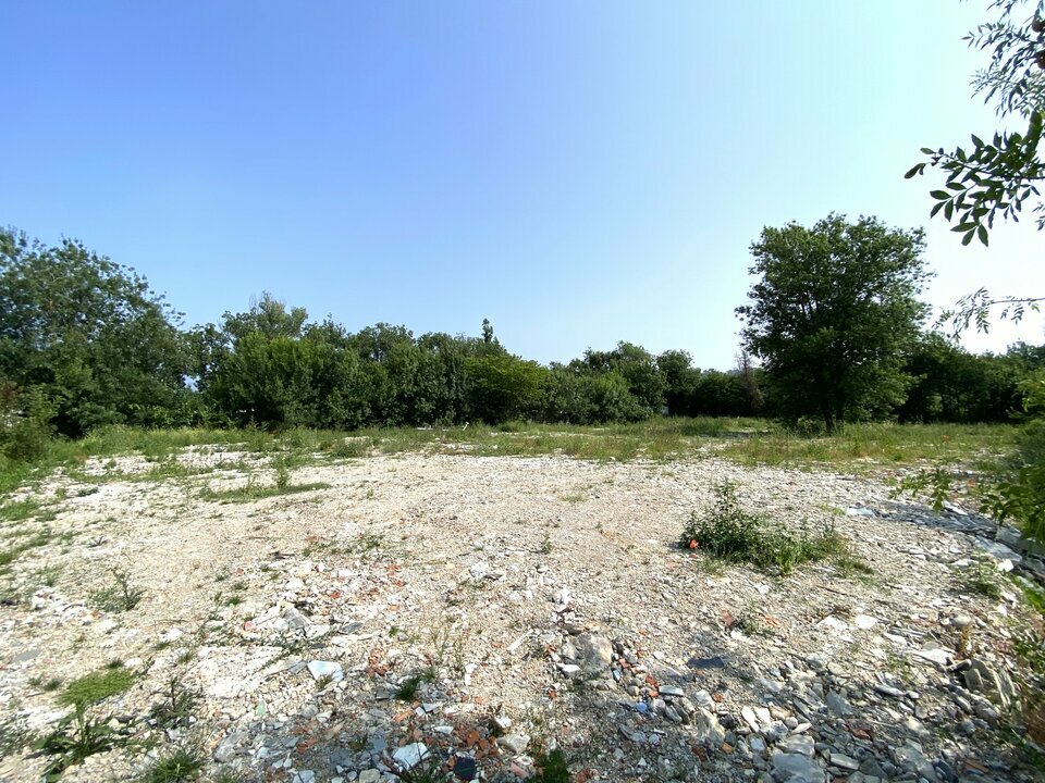 AZUREA COMMERCES   ENTREPRISES LOCATION-TERRAIN-LA_ROQUETTE-SUR-SIAGNE-06
