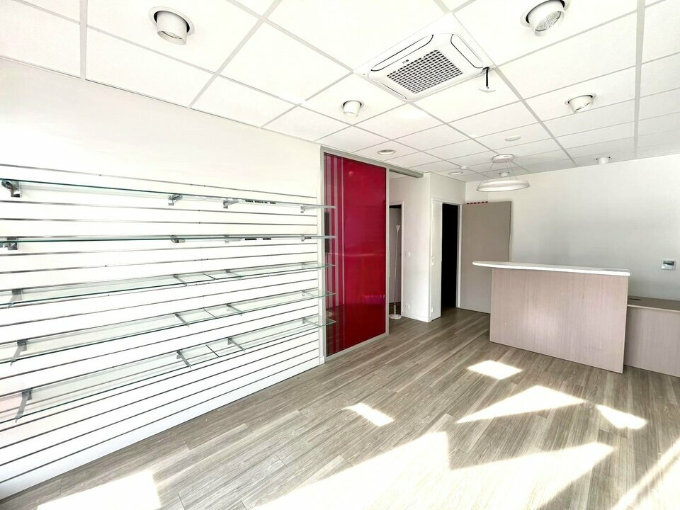 AZUREA COMMERCES   ENTREPRISES LOCATION-LOCAL COMMERCIAL-ROQUEBRUNE_SUR_ARGENS-83