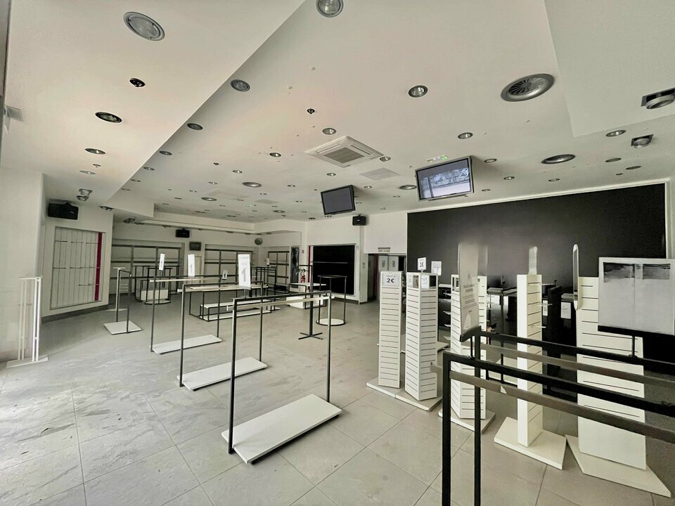 AZUREA COMMERCES   ENTREPRISES LOCATION-LOCAL COMMERCIAL-BRIGNOLES-83