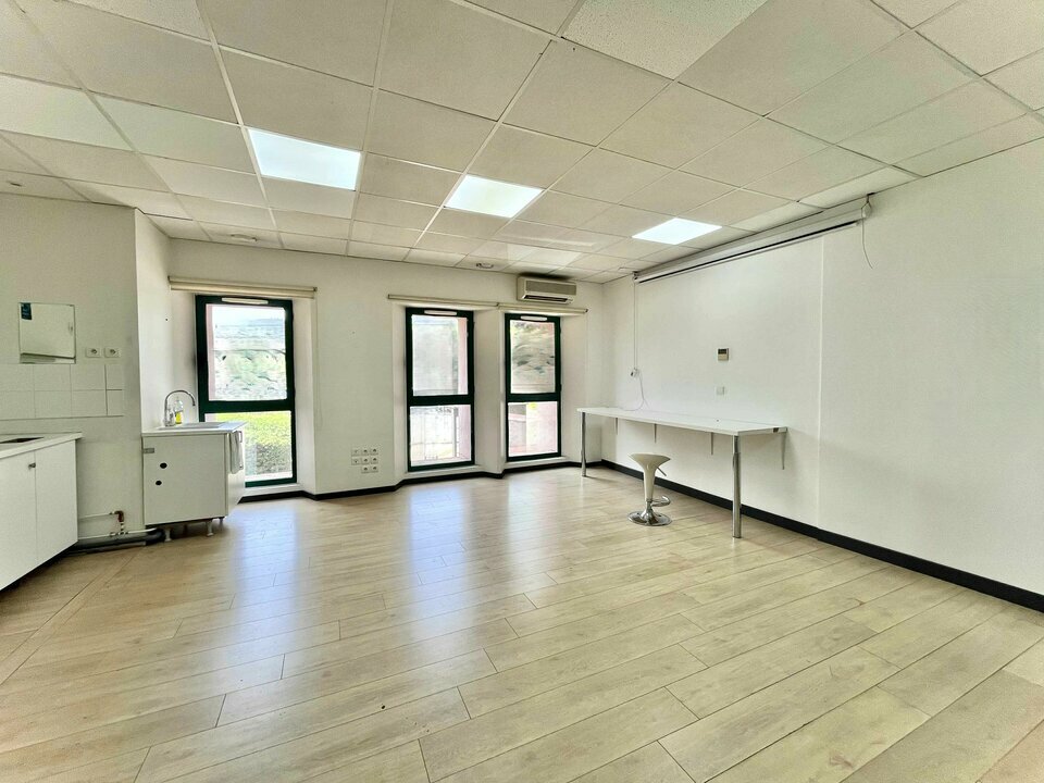 AZUREA COMMERCES   ENTREPRISES LOCATION-BUREAUX-MANDELIEU_LA_NAPOULE-06