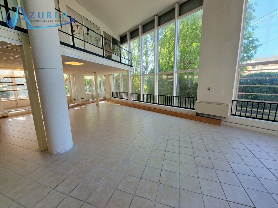 AZUREA COMMERCES   ENTREPRISES LOCATION-LOCAL COMMERCIAL-ANTIBES-06