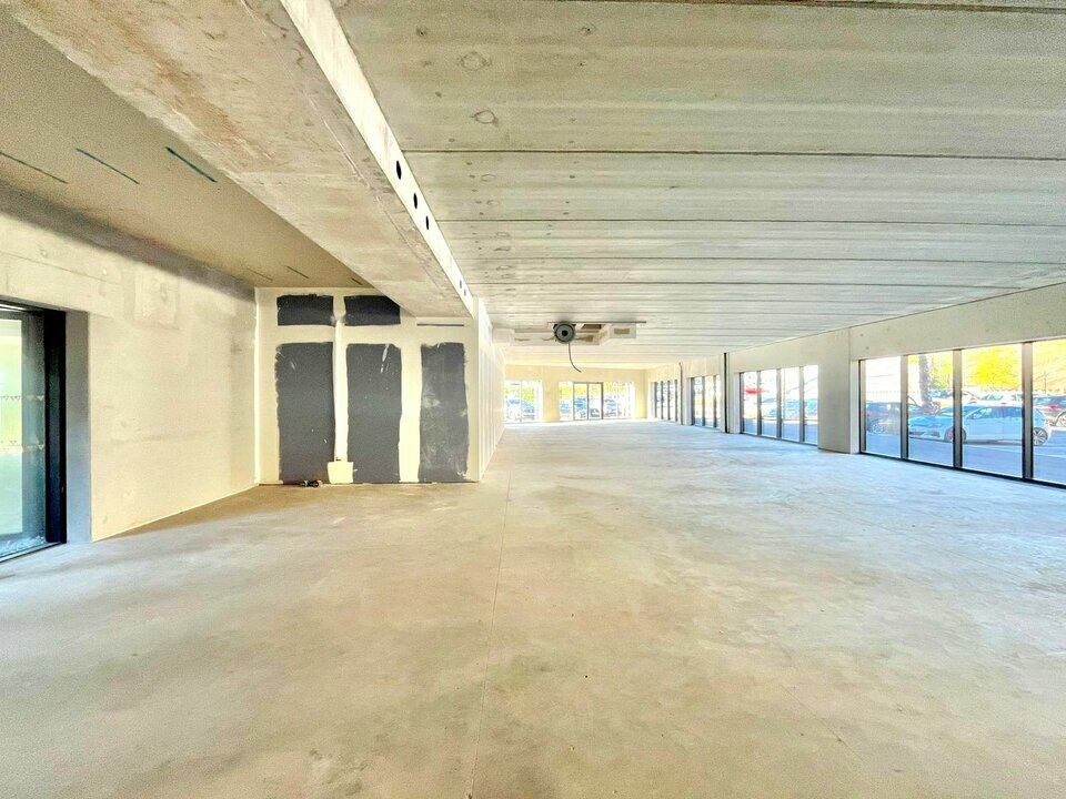 AZUREA COMMERCES   ENTREPRISES LOCATION-LOCAL COMMERCIAL-PUGET_SUR_ARGENS-83