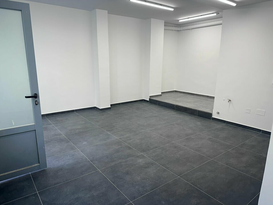 AZUREA COMMERCES   ENTREPRISES LOCATION-LOCAL COMMERCIAL-BEAUSOLEIL-06